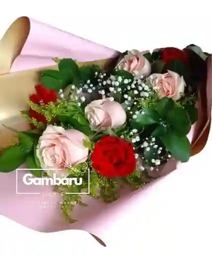 Rosas En Ramillete