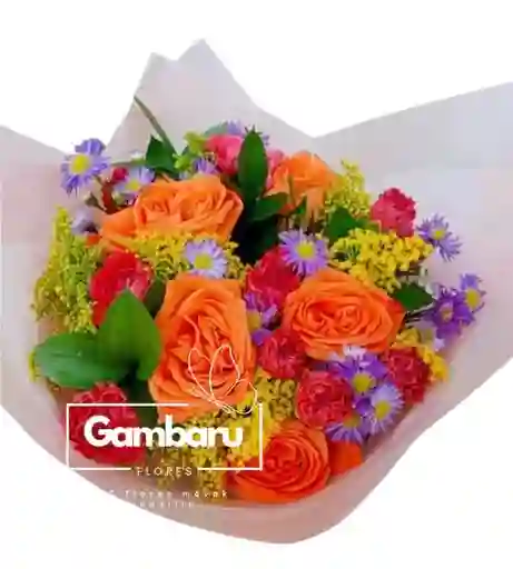 Flores Y Rosas Naranjas En Bouquet