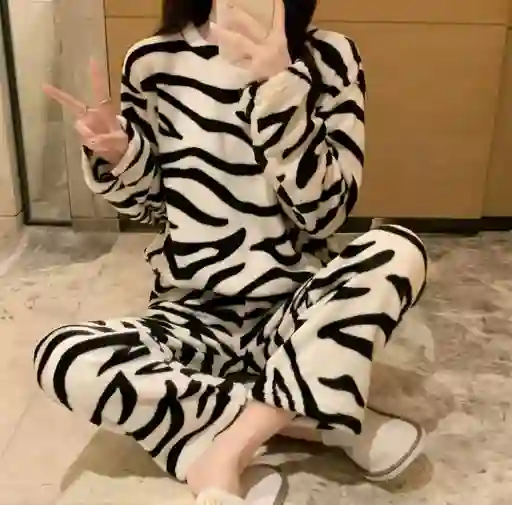 Pijama Térmica Cebra Talla Única Adulto