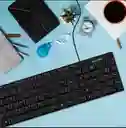 Teclado Slim Básico Usb En Español Con Teclas Suaves, Silenciosas E Impresas Con Láser | Incluye Numérico, Conexión Usb Y Es Resistente Al Agua