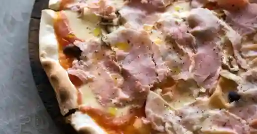 Pizza porsciutto e funghi small