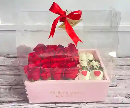 Caja Tipo Lonchera, Con Rosas, Fresas Con Chocolate Y Corazón De Chocolate Relleno