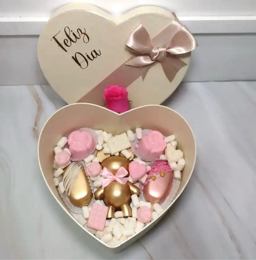 Caja Corazón De Ositos Y Paletas De Chocolate Rellenas