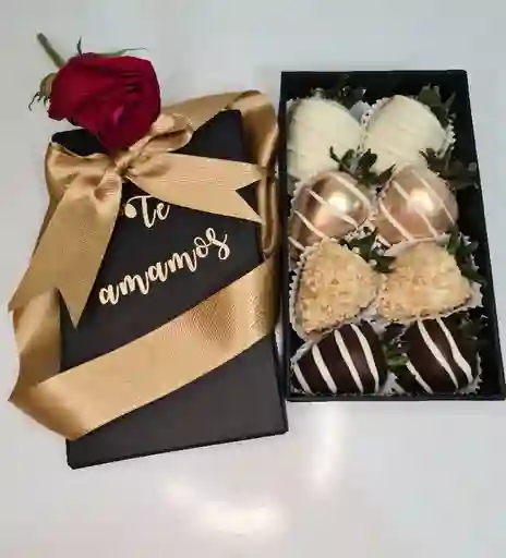 Caja De Lujo Pequeña Con Fresas Con Chocolate