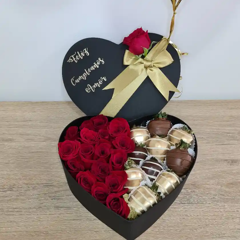 Caja De Lujo Corazón Grande Rosas Y Fresas Con Chocolate (programar)