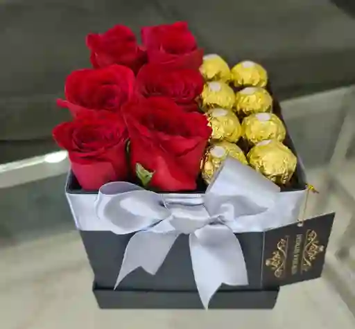 Caja De Lujo Cuadrada Rosa Y Ferreros