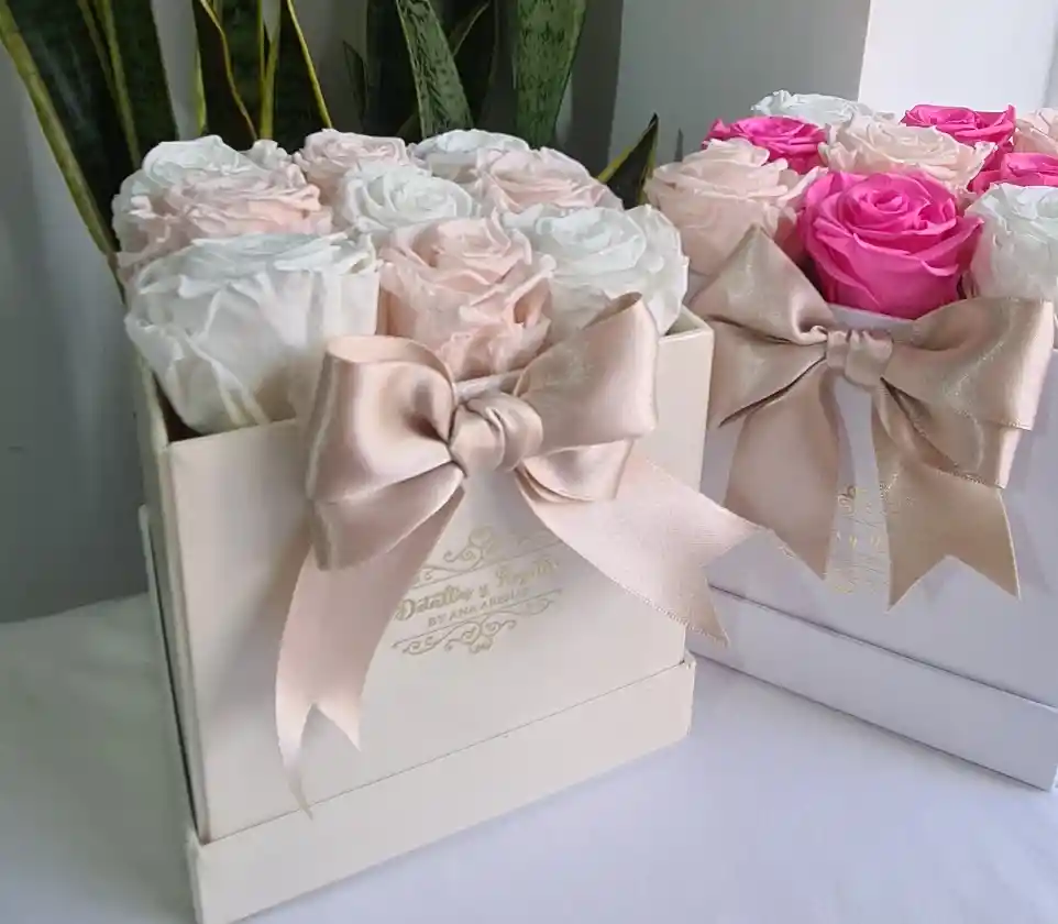 Caja De Lujo 9 Rosas Preservadas (disponibilidad Por Tienda)