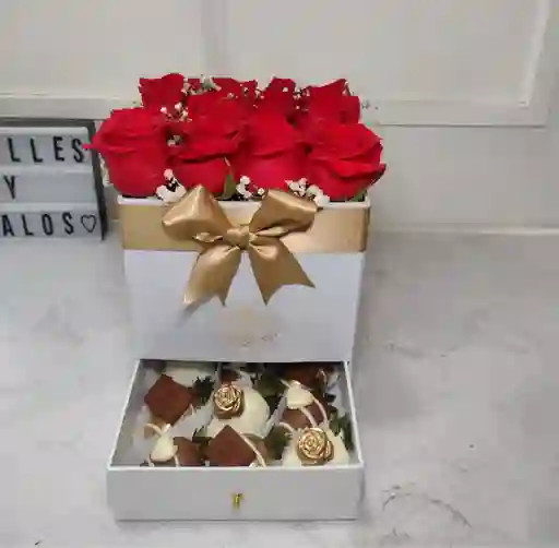 Caja De Lujo Gaveta X24 Rosas Y 9 Fresas Con Chocolate