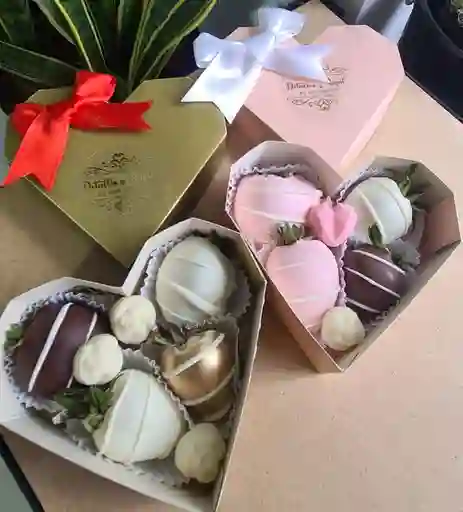 Caja Corazón Económica De Fresas Con Chocolate