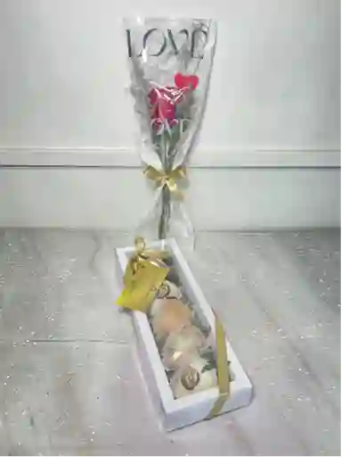 Combo Rosa Solitario Eco + Fresas Con Chocolate