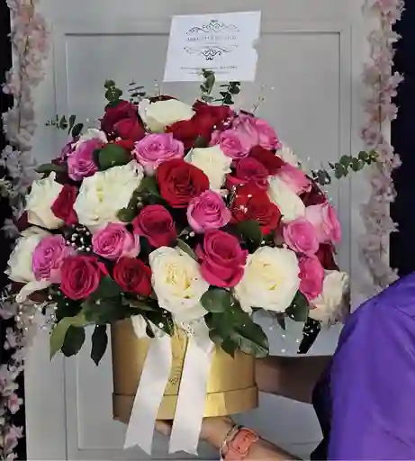 Cilindro De Lujo Arreglo De 90 Rosas 🌹tamaño Gigante