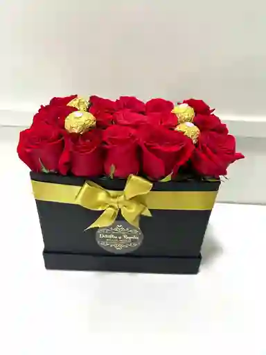 Caja De Lujo Floral Cubo Alargado Con Ferreros Rocher.