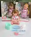 Muñeca Con Sonidos Toma Tetero Hace Pipi Juguete