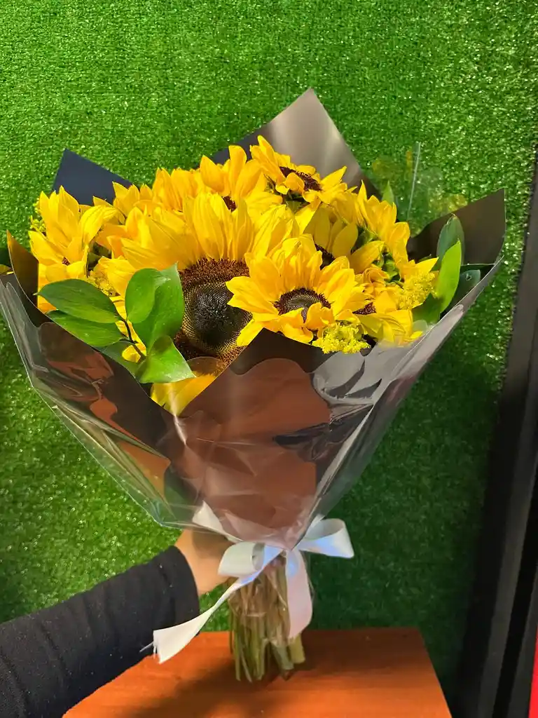 Ramo Brilla Con Girasoles