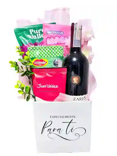Regalo Especial Para La Reina De La Casa Mi Querida Madre Con Vino, Café, Galletas Y Aceitunas - Feliz Cumpleaños - Feliz Dia De La Madre