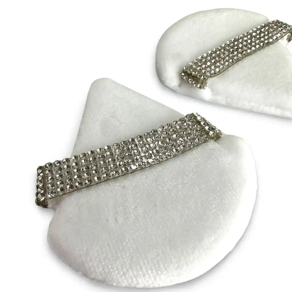 Borla Triangular Con Piedras