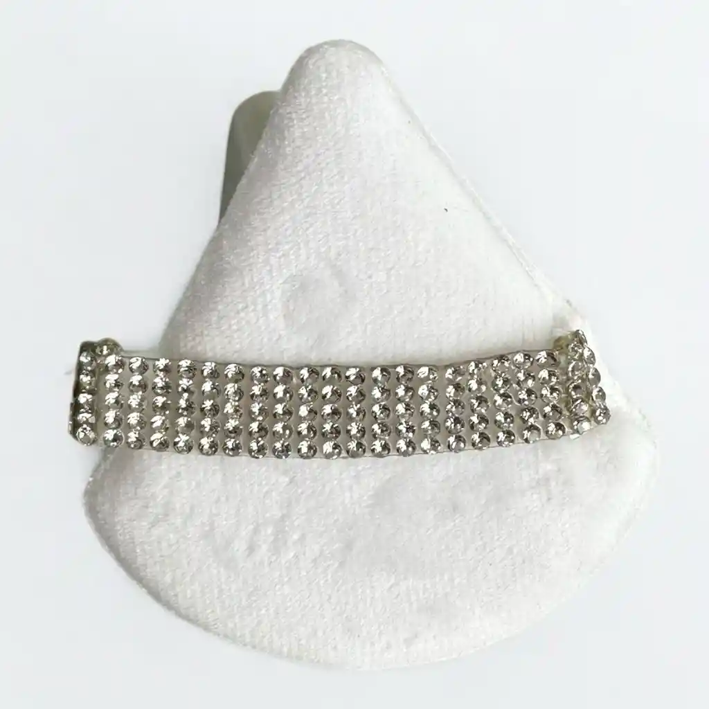 Borla Triangular Con Piedras