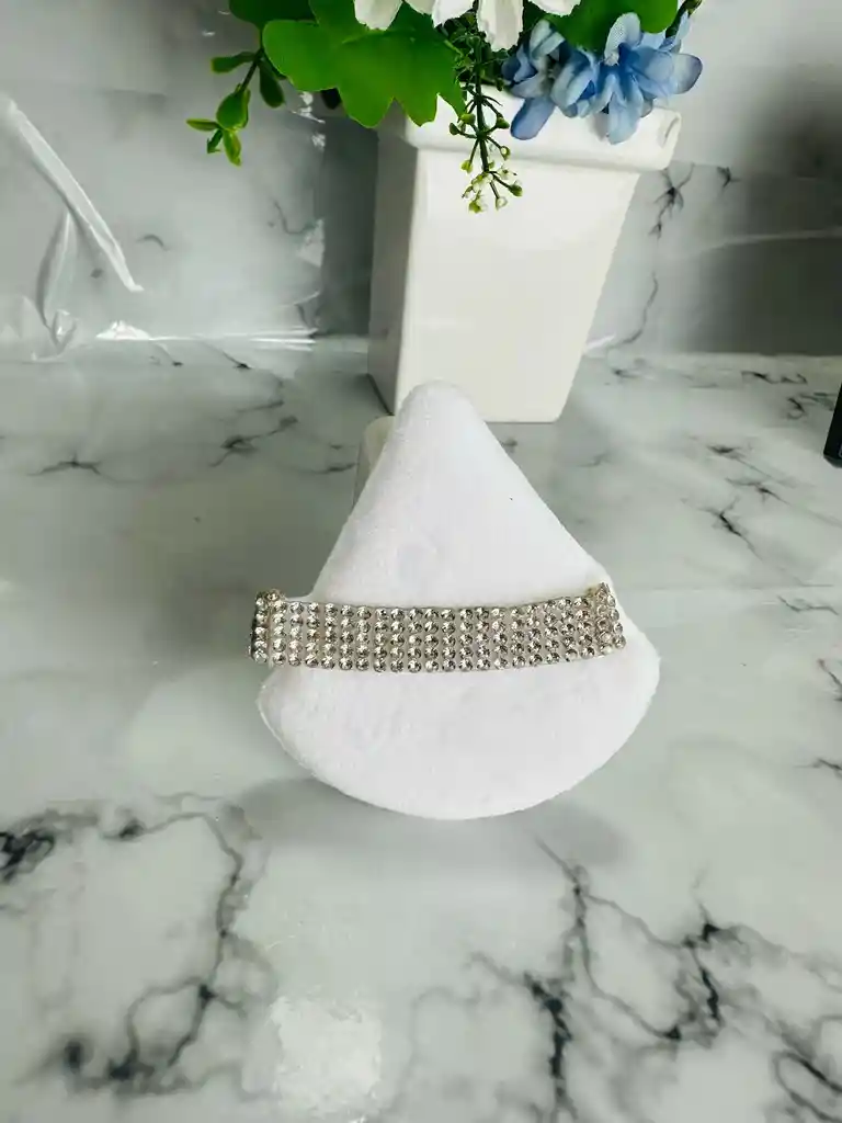 Borla Triangular Con Piedreria