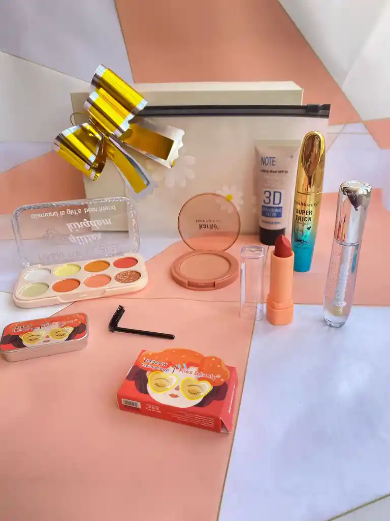 Regalo Especial De Maquillaje Y Accesorios - Combo 16			