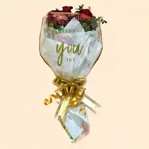 Bouquet Rosas Y Follaje