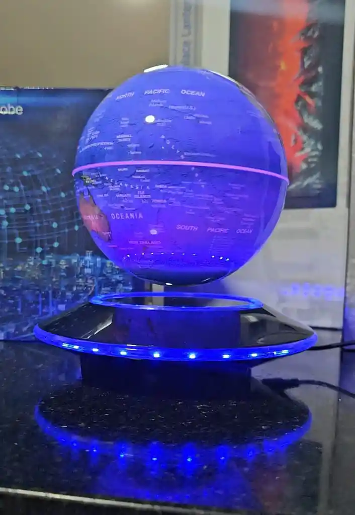 Globo Terráqueo Flotante Con Base Iluminada