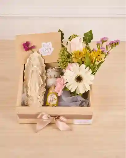 Detalle En Cajita Con Virgen Y Flores Día De La Madre. Regalo Vintage