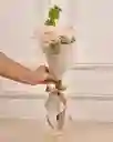 Bouquet De Flores Para Dia De La Madre En Bolso De Yute Con Sandwich Y Cadena. Desayuno Sorpresa Mamá Delicada