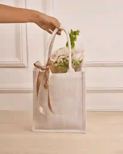 Día De La Madre Detalle Elegante Para Mamas En Snack Con Flores Bolso De Yute. Mothers Day Mamá Delicada
