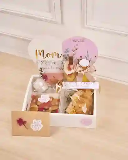 Snack, Detalle Día De La Madre, Parfait, Pancakes, Joyero, Cadena En Mesa Blanca Elegante Mamá Amorosa
