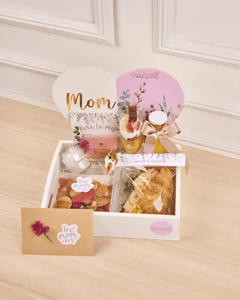 Snack, Detalle Día De La Madre, Parfait, Pancakes, Joyero, Cadena En Mesa Blanca Elegante Mamá Amorosa