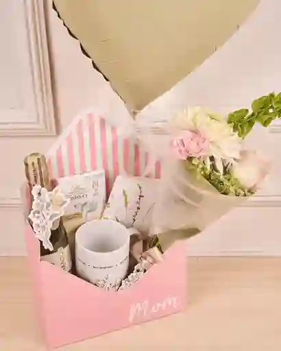 Detalle Luxury Especial Mothers Day. Sobre Con Champagne Chandon, Bouquet De Flores, Mug, Chocolatina Lindor
