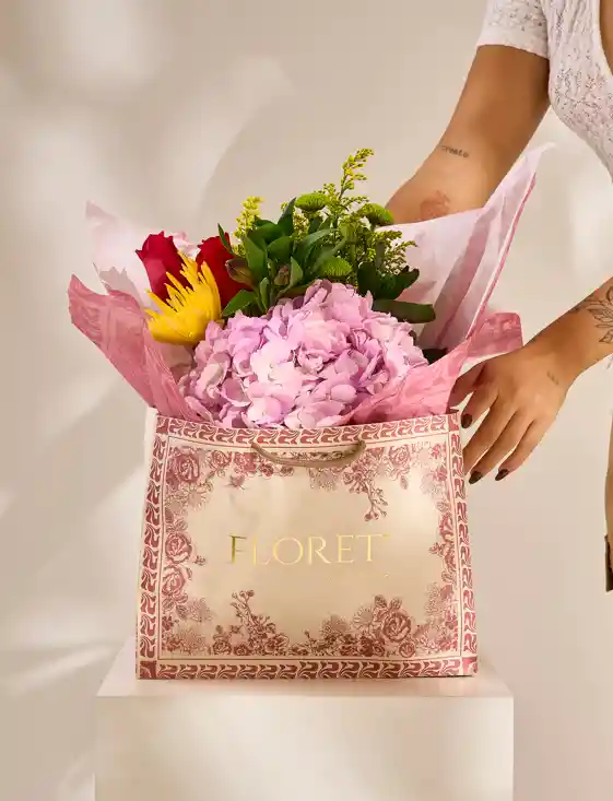 Ramo De Flores De Temporada En Bolsa De Lujo Flower Bag