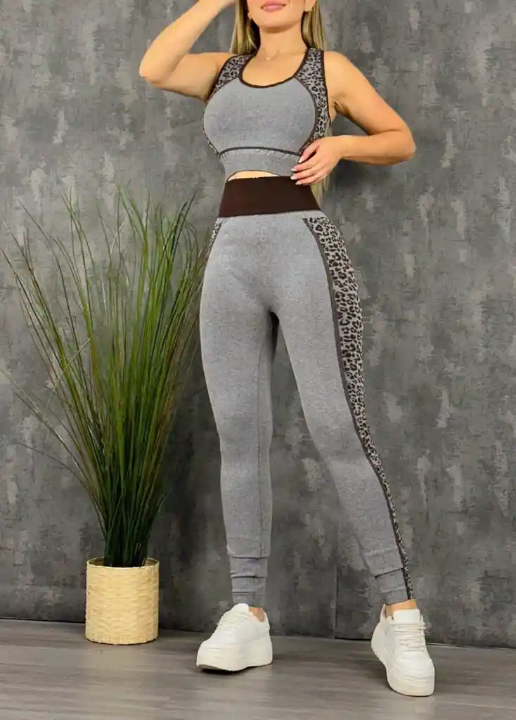 Conjunto Deportivo Leggins Levanta Cola + Esqueleto