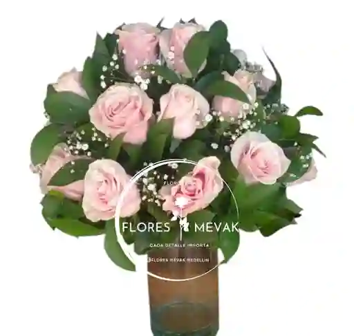Flores Rosas Rosadas En Jarron.