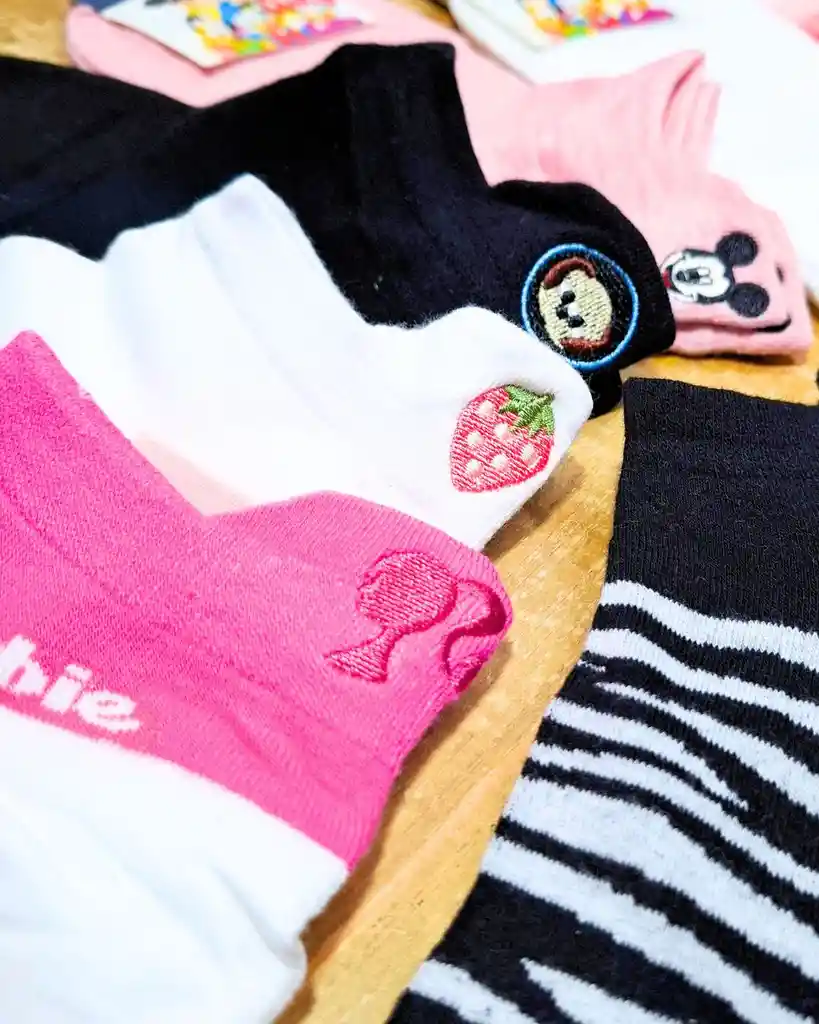 6 Pares Medias Bordadas Premium