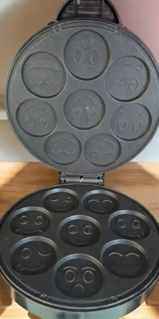 Mini Waflera De Emojis Caritas Felices 8 Wafles
