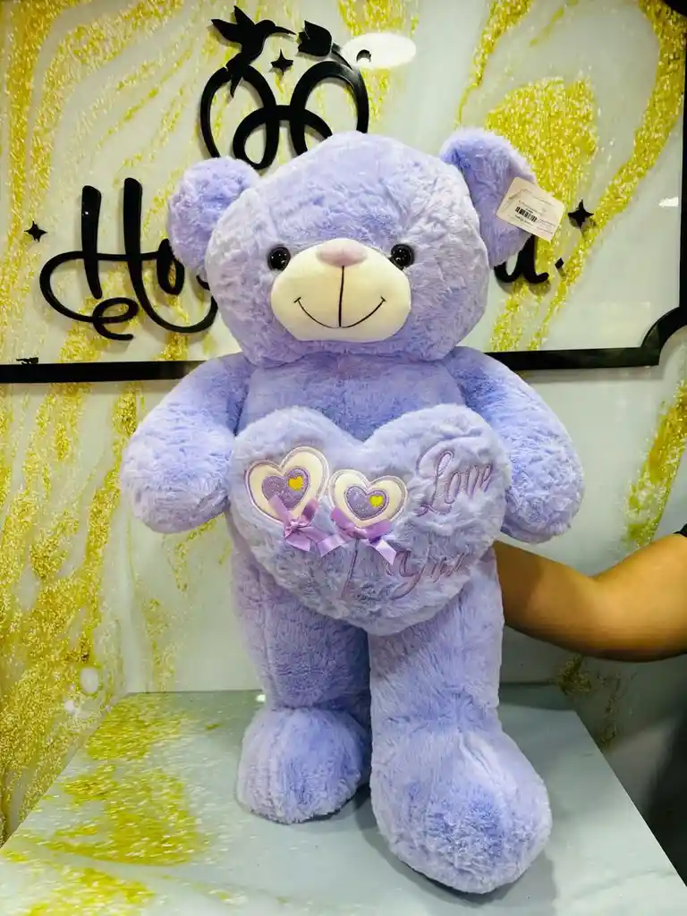 Oso De Peluche Delicado Tierno En Tono Lila Con Corazon En Las Manos