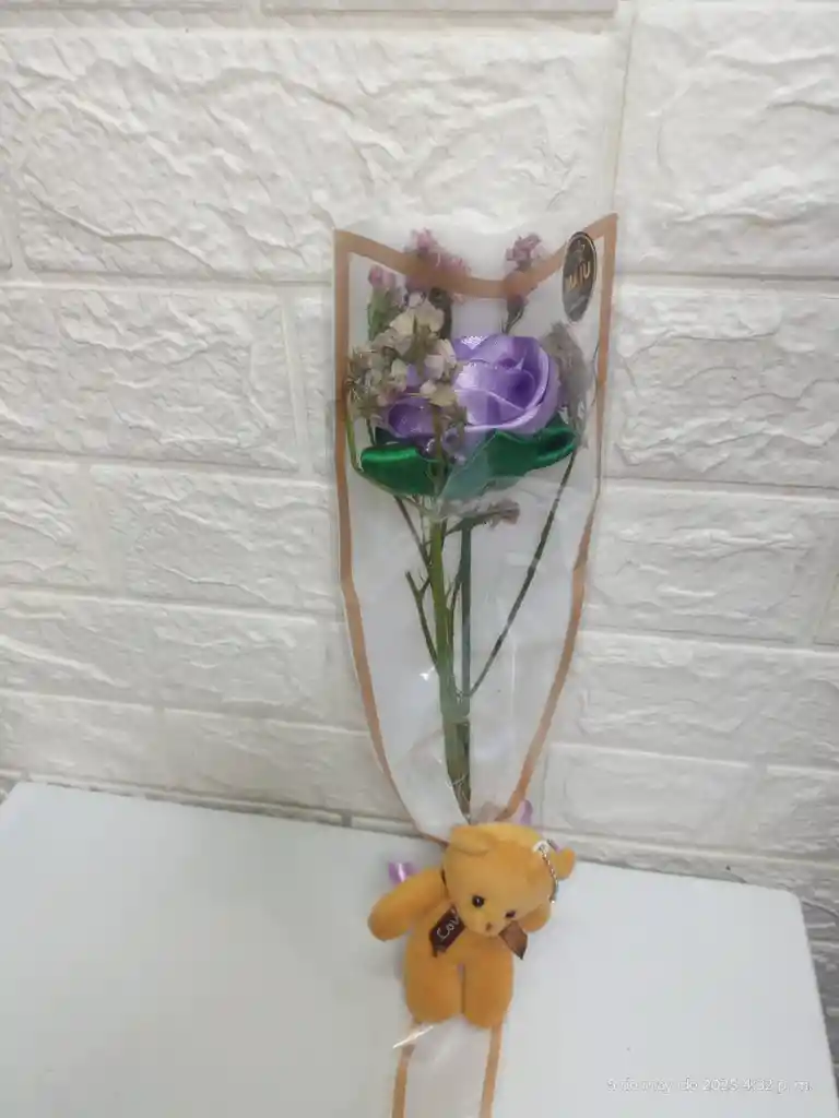 Solitario Rosa Con Oso Llavero De Peluche