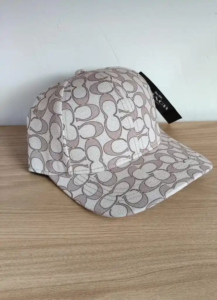 Gorra Coach Estilo Premium – Diseño Monograma Beigev