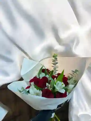 Bouquet De Rosas Con Astromelia