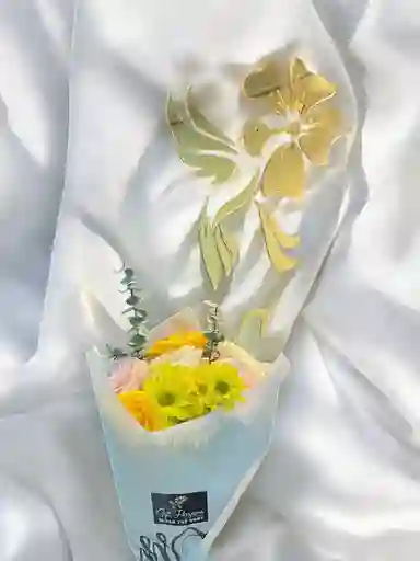 Bouquet De Rosas Y Margaritas.