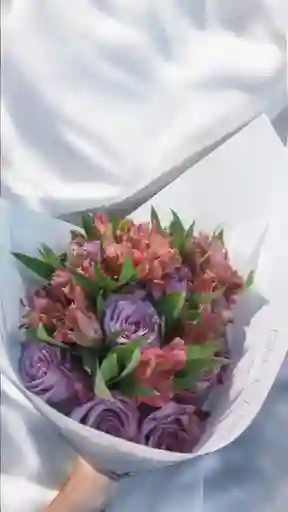 Bouquet De Rosas Con Astromelias
