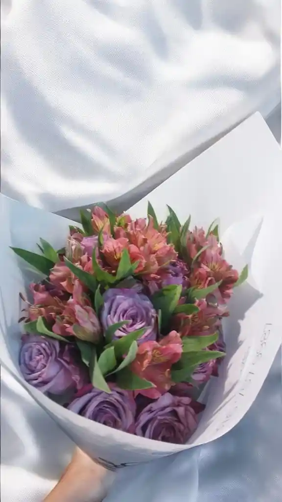 Bouquet De Rosas Con Astromelias