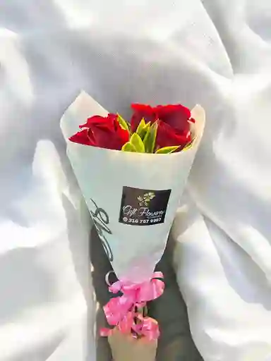 Mini Bouquet De Rosa Roja