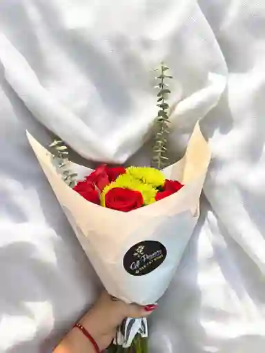 Bouquet De Rosas Con Crisantemos