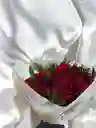 Ramo Buchon De Rosas Rojas
