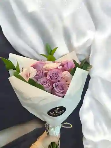 Bouquet De Rosas Moradas