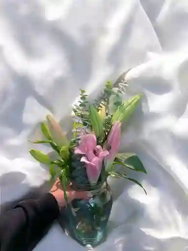 Jarron De Lirios Rosados
