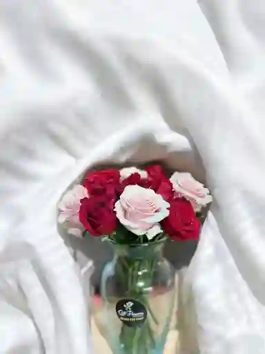 Jarron De Rosas Rojas Y Rosadas