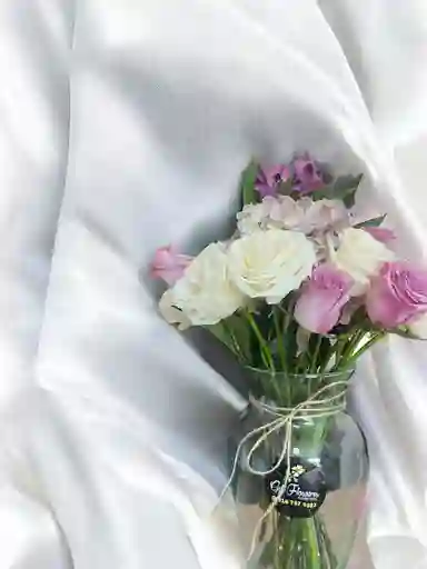 Jarrón Mix De Rosas Pastel.